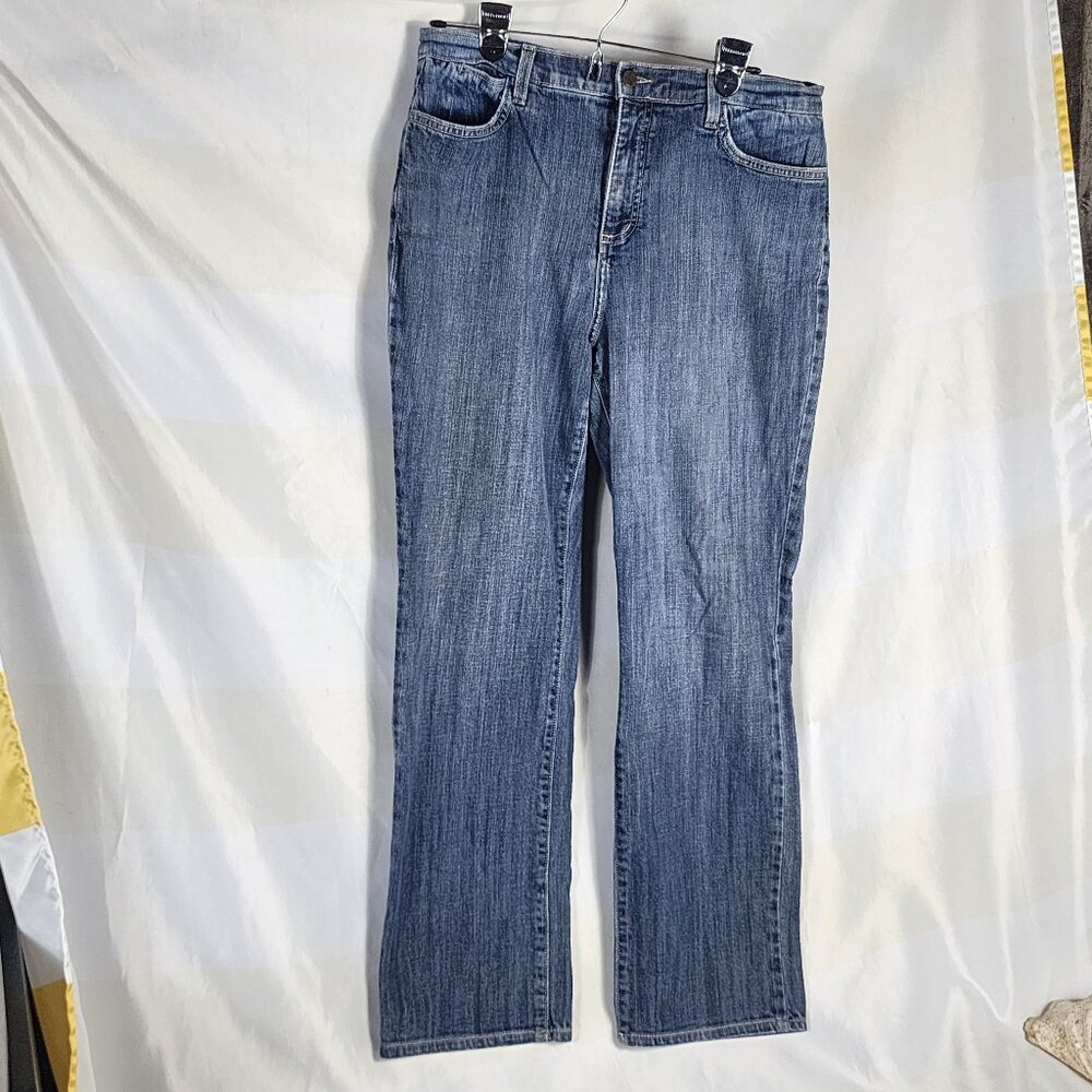 I purchased these and I wear a size 14 so I am reposhing